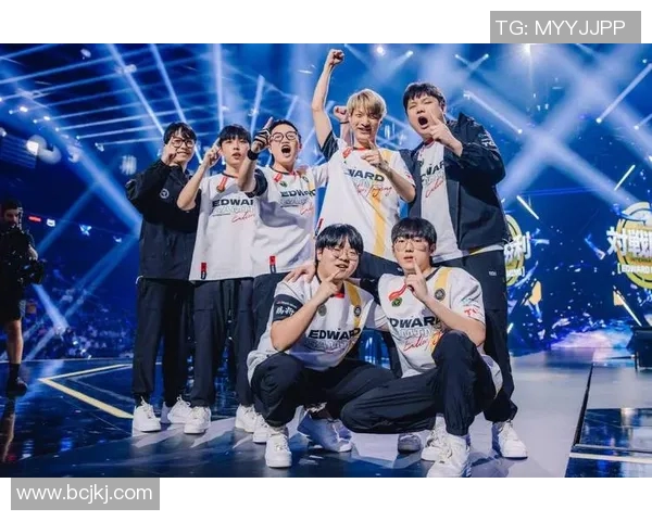 EDG战队在DOTA2赛场上的艰辛征程与辉煌成就全景回顾